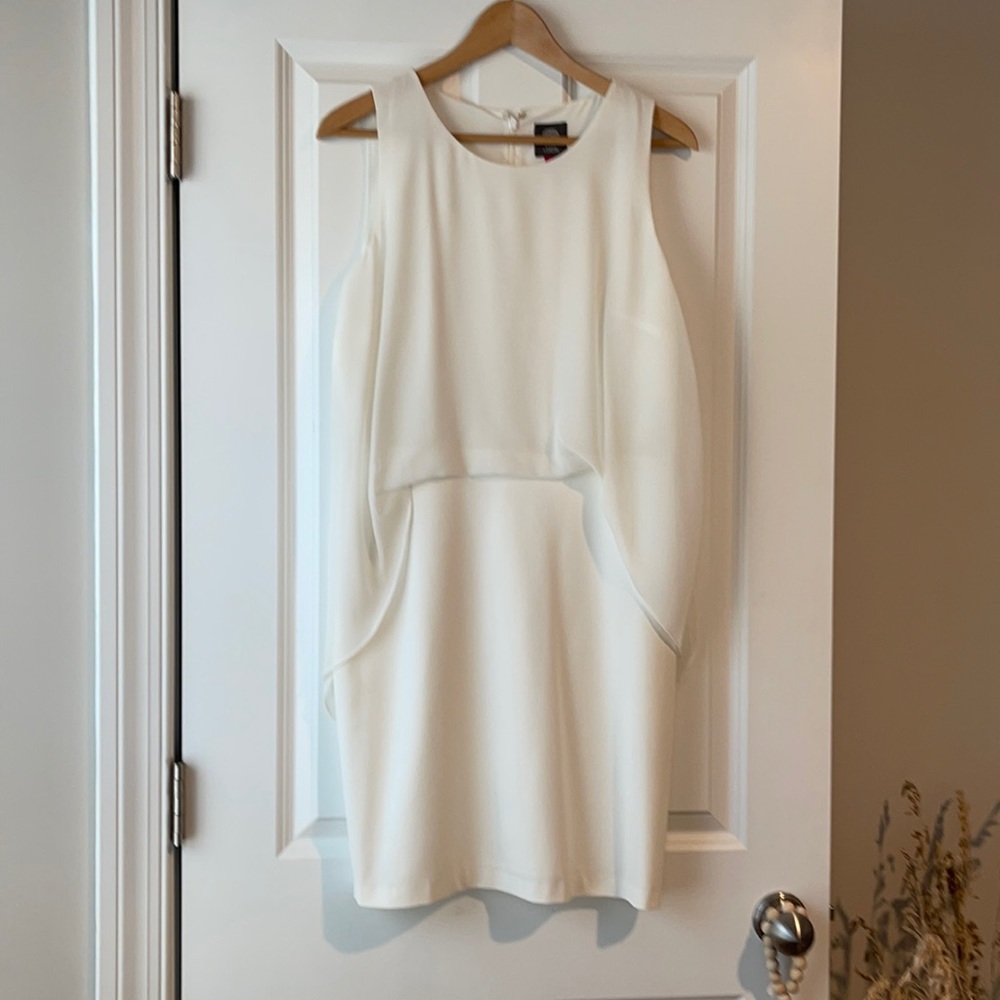Vince Camuto White Dress W Overlay (size 8)